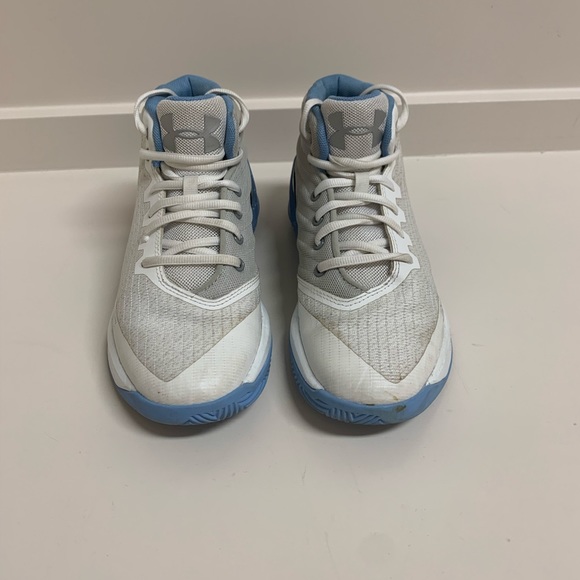 Steph Curry youth basketball shoes - Picture 2 of 5